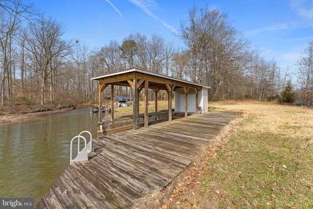 215 LAKEWOOD LANDING DR, Bumpass, VA 23024