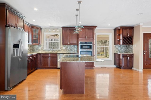 215 LAKEWOOD LANDING DR, Bumpass, VA 23024