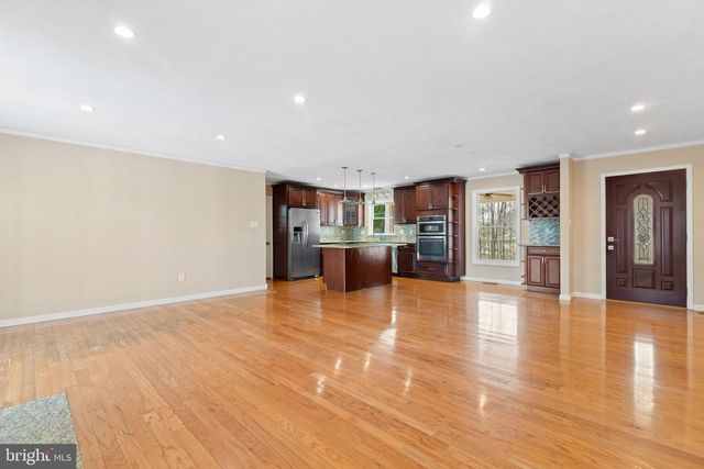 215 LAKEWOOD LANDING DR, Bumpass, VA 23024