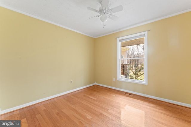 215 LAKEWOOD LANDING DR, Bumpass, VA 23024