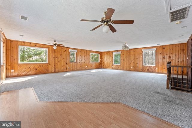 215 LAKEWOOD LANDING DR, Bumpass, VA 23024