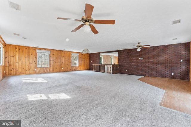 215 LAKEWOOD LANDING DR, Bumpass, VA 23024