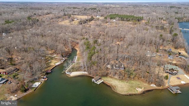 215 LAKEWOOD LANDING DR, Bumpass, VA 23024