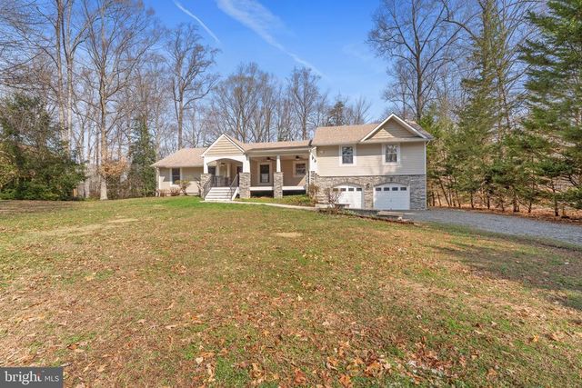 215 LAKEWOOD LANDING DR, Bumpass, VA 23024