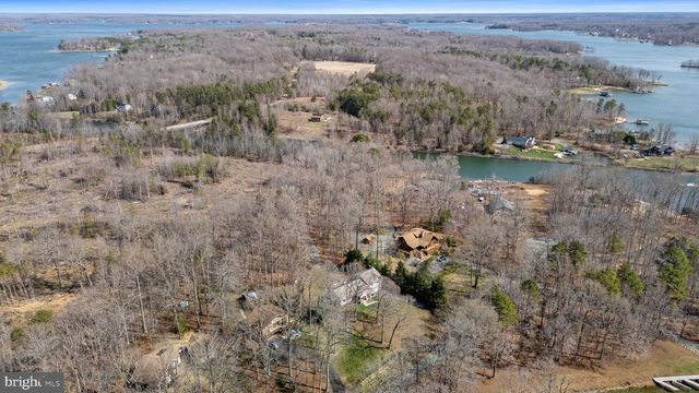 215 LAKEWOOD LANDING DR, Bumpass, VA 23024