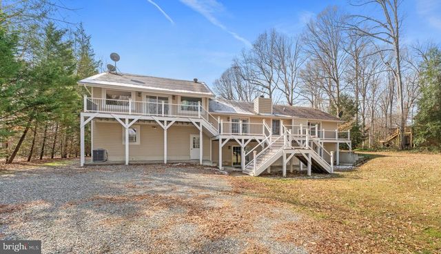 215 LAKEWOOD LANDING DR, Bumpass, VA 23024