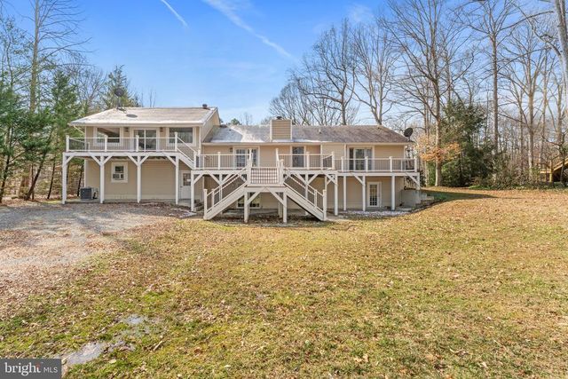 215 LAKEWOOD LANDING DR, Bumpass, VA 23024