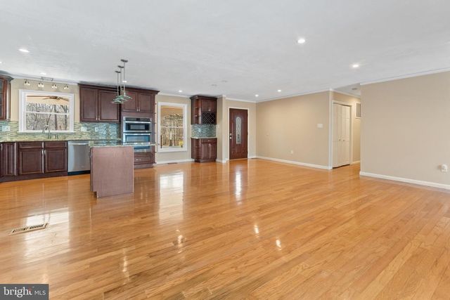 215 LAKEWOOD LANDING DR, Bumpass, VA 23024