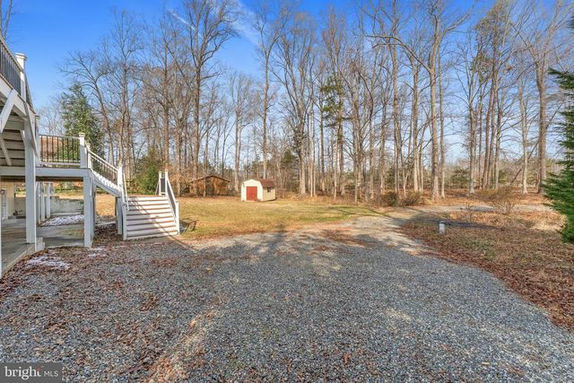 215 LAKEWOOD LANDING DR, Bumpass, VA 23024