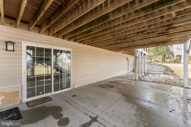 215 LAKEWOOD LANDING DR, Bumpass, VA 23024