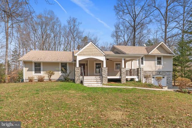 215 LAKEWOOD LANDING DR, Bumpass, VA 23024