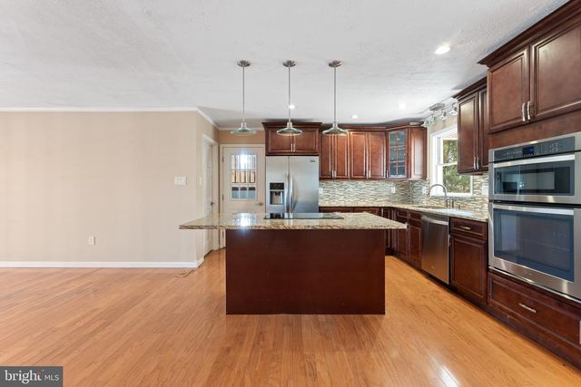 215 LAKEWOOD LANDING DR, Bumpass, VA 23024