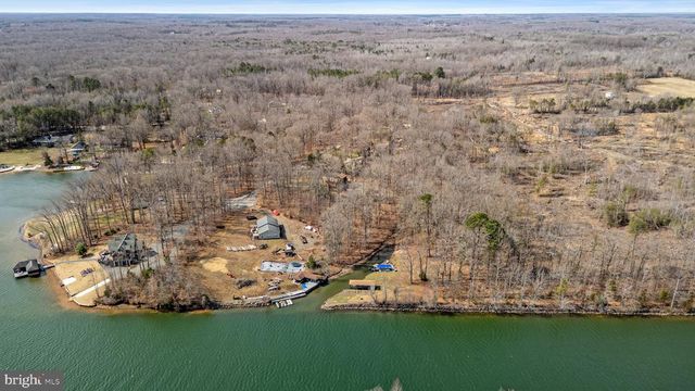 215 LAKEWOOD LANDING DR, Bumpass, VA 23024