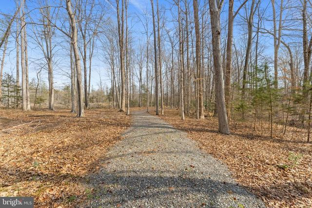 215 LAKEWOOD LANDING DR, Bumpass, VA 23024