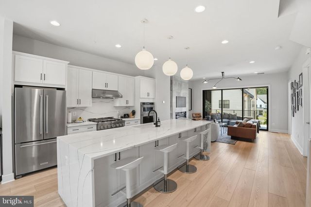7027 ARTESA LN, Bethesda, MD 20817
