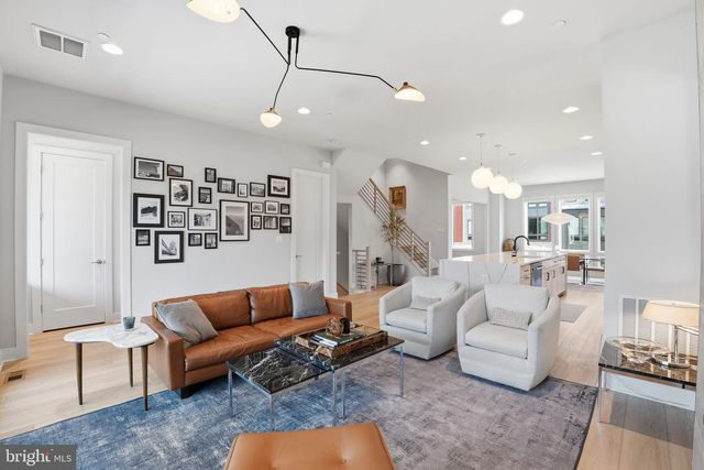 7027 ARTESA LN, Bethesda, MD 20817