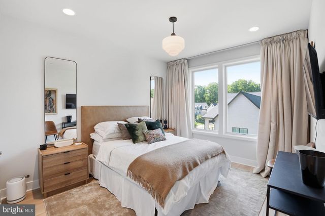 7027 ARTESA LN, Bethesda, MD 20817