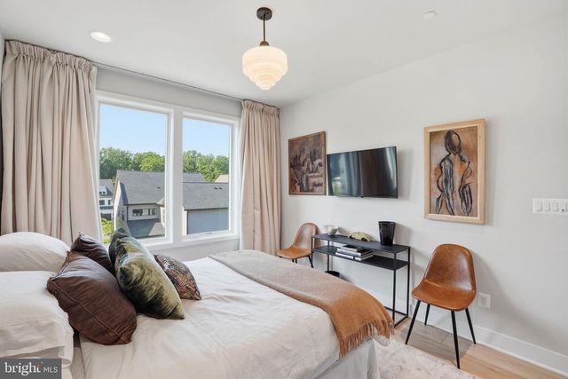 7027 ARTESA LN, Bethesda, MD 20817