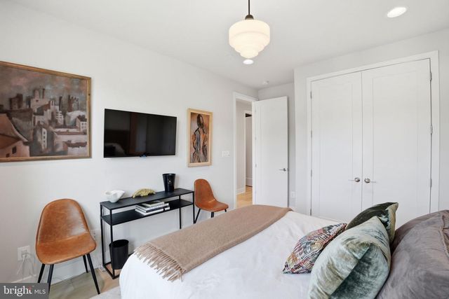 7027 ARTESA LN, Bethesda, MD 20817