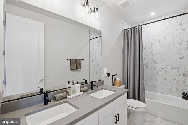 7027 ARTESA LN, Bethesda, MD 20817