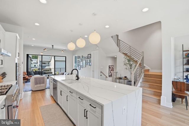 7027 ARTESA LN, Bethesda, MD 20817