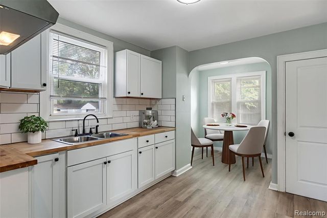 14930 Fairmount Drive, Detroit, MI 48205