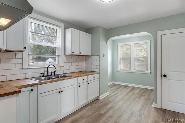 14930 Fairmount Drive, Detroit, MI 48205