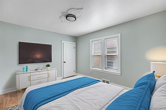 14930 Fairmount Drive, Detroit, MI 48205