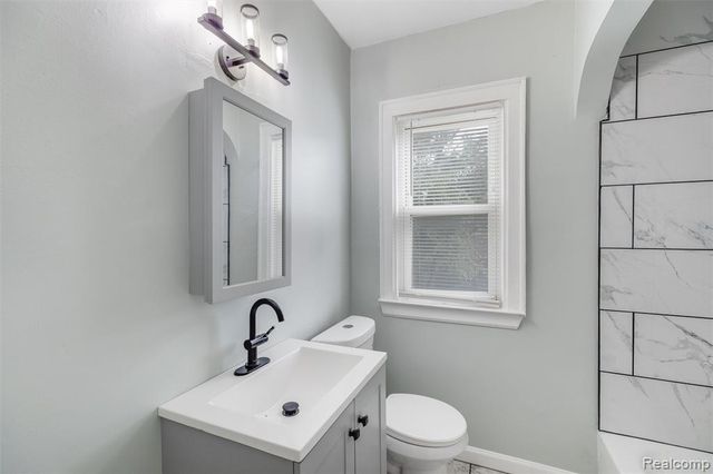 14930 Fairmount Drive, Detroit, MI 48205