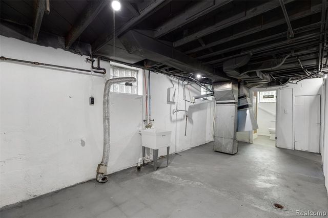 14930 Fairmount Drive, Detroit, MI 48205