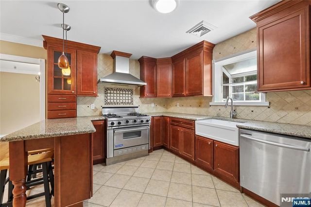 51 Anderson Avenue, Englewood Cliffs, NJ 07632