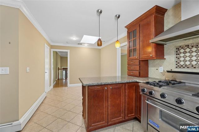 51 Anderson Avenue, Englewood Cliffs, NJ 07632
