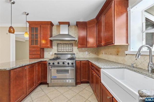 51 Anderson Avenue, Englewood Cliffs, NJ 07632