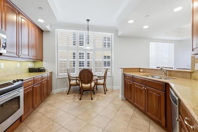 6360 WATERCREST WAY 201, Lakewood Ranch, FL 34202