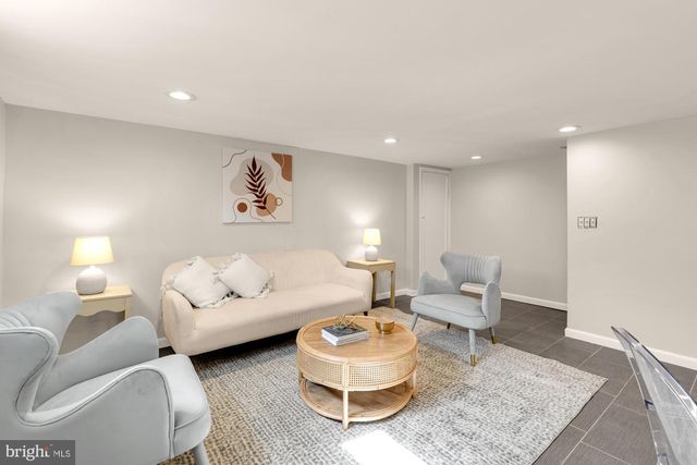 1910 T PL SE, Washington, DC 20020