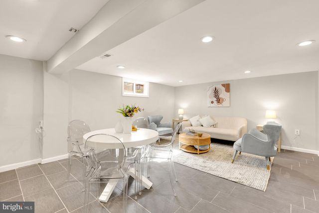 1910 T PL SE, Washington, DC 20020