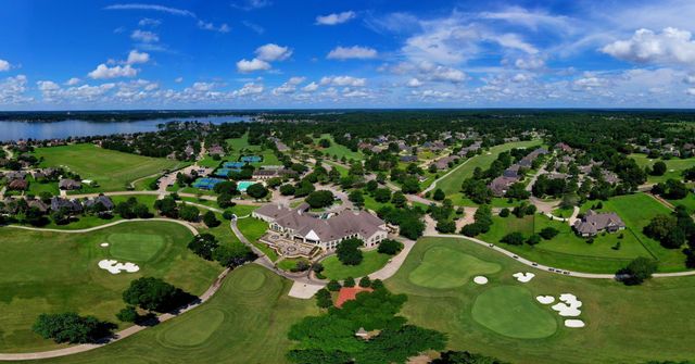 313 Pine Brook Drive, Montgomery, TX 77356