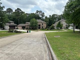 313 Pine Brook Drive, Montgomery, TX 77356