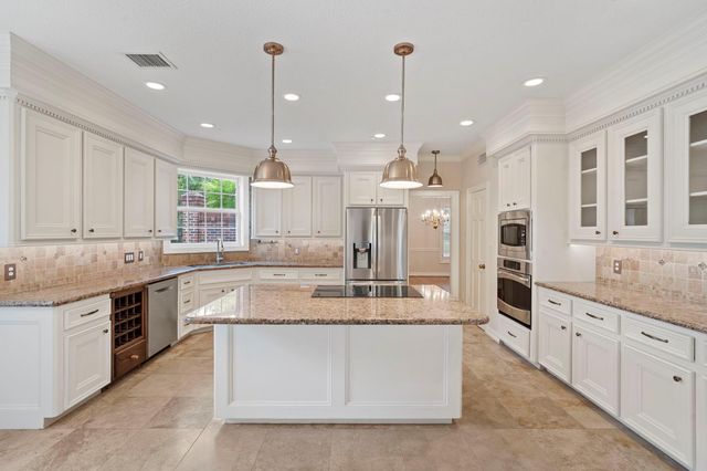 70 Pipers Walk, Sugar Land, TX 77479