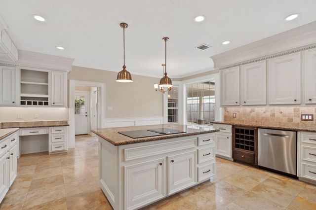 70 Pipers Walk, Sugar Land, TX 77479