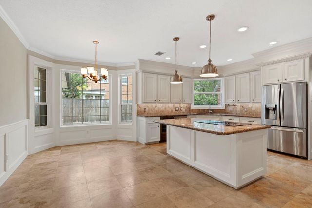 70 Pipers Walk, Sugar Land, TX 77479