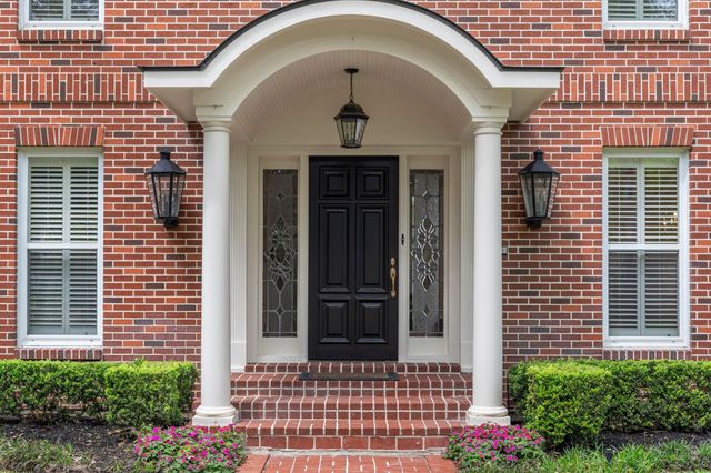 70 Pipers Walk, Sugar Land, TX 77479