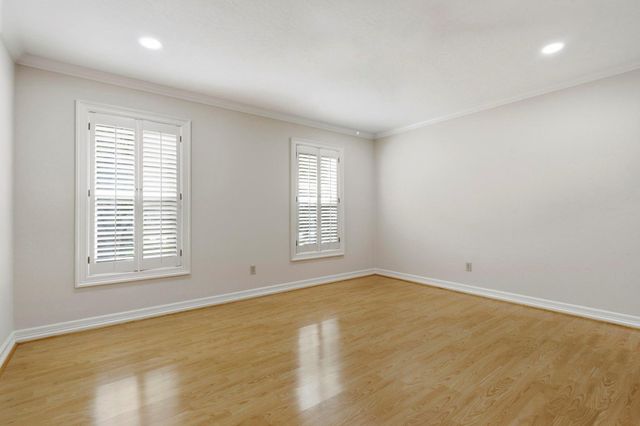 70 Pipers Walk, Sugar Land, TX 77479