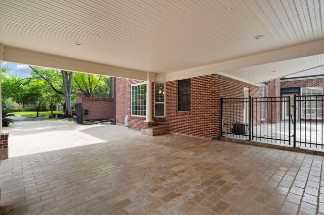 70 Pipers Walk, Sugar Land, TX 77479