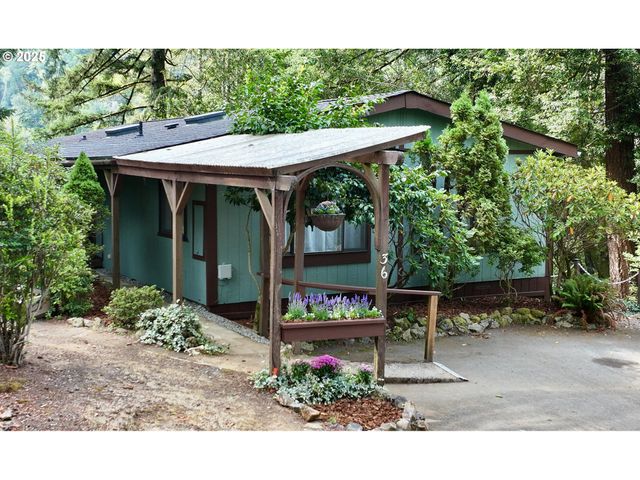 98825 PLEASANT HILL Dr 36, Brookings, OR 97415