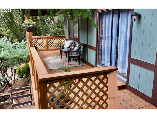 98825 PLEASANT HILL Dr 36, Brookings, OR 97415