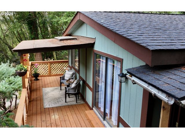 98825 PLEASANT HILL Dr 36, Brookings, OR 97415