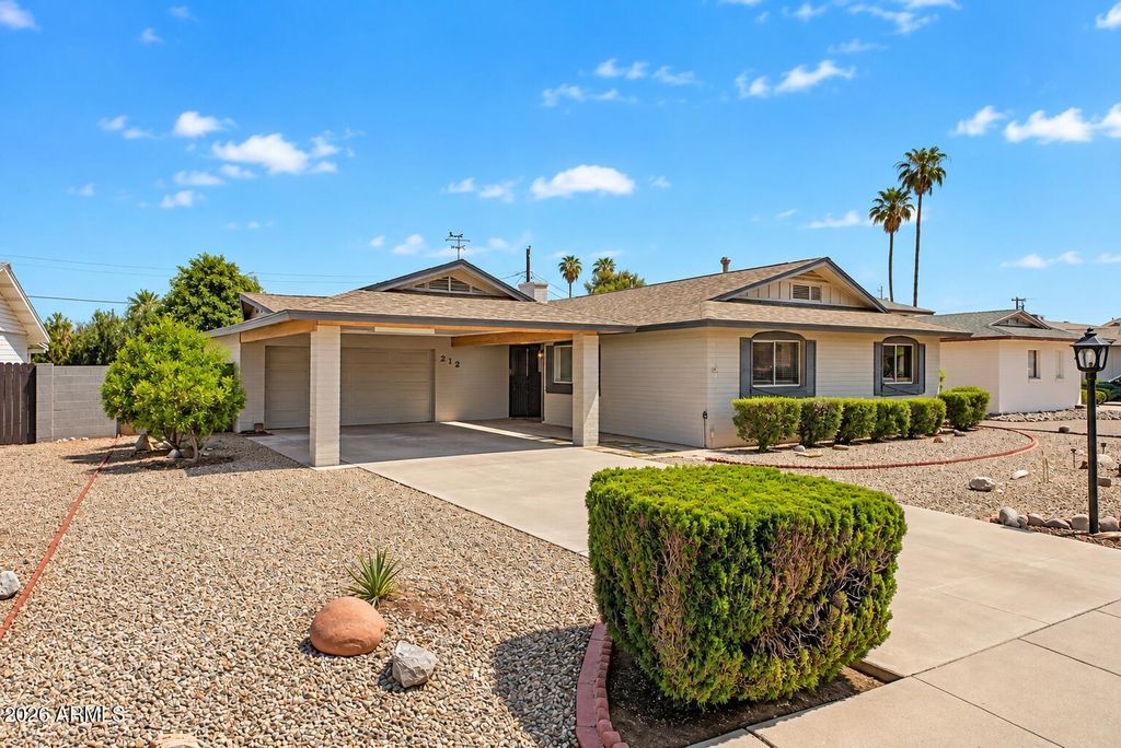 212 E MINTON Drive, Tempe, AZ 85282 — photo 4