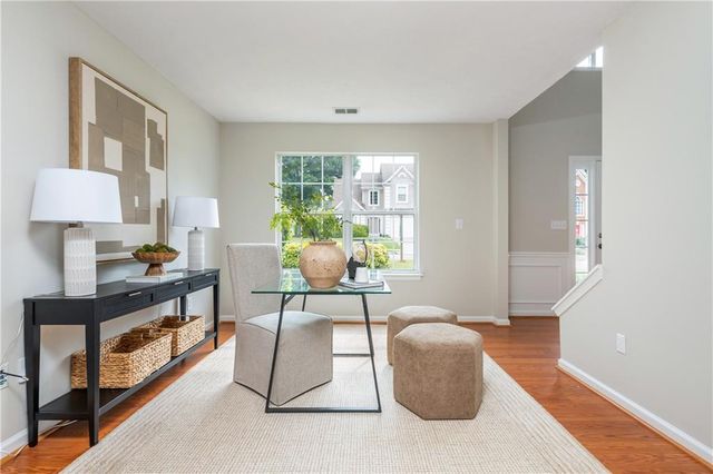 1005 Crabapple Lake Circle, Roswell, GA 30076