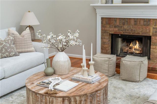 1005 Crabapple Lake Circle, Roswell, GA 30076